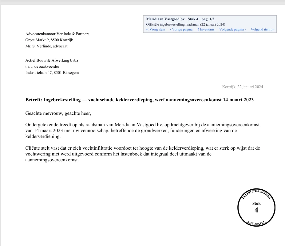 Een gelabelde pagina uit de bundel, met partij, stuknummer en paginanummer bovenaan, sprongen naar de vorige pagina, de volgende pagina en de inventaris, en de kantoorstempel van de partij op de pagina.